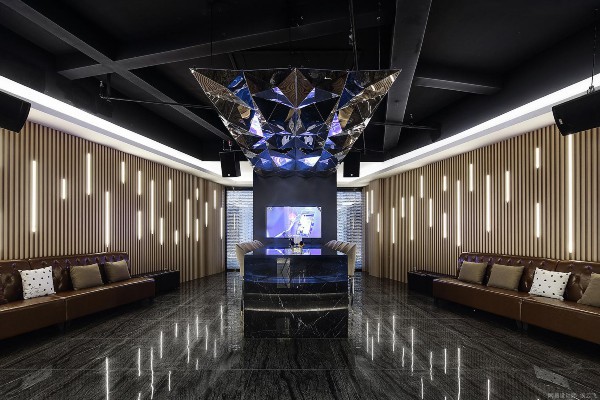 重庆夜生活，畅游山城不夜天