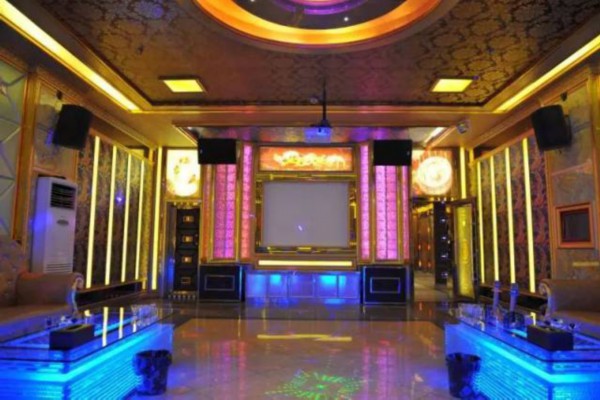 山城夜色浓，重庆原声韵